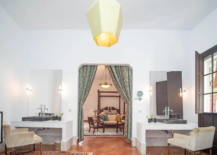 La Casa 1832 Boutique