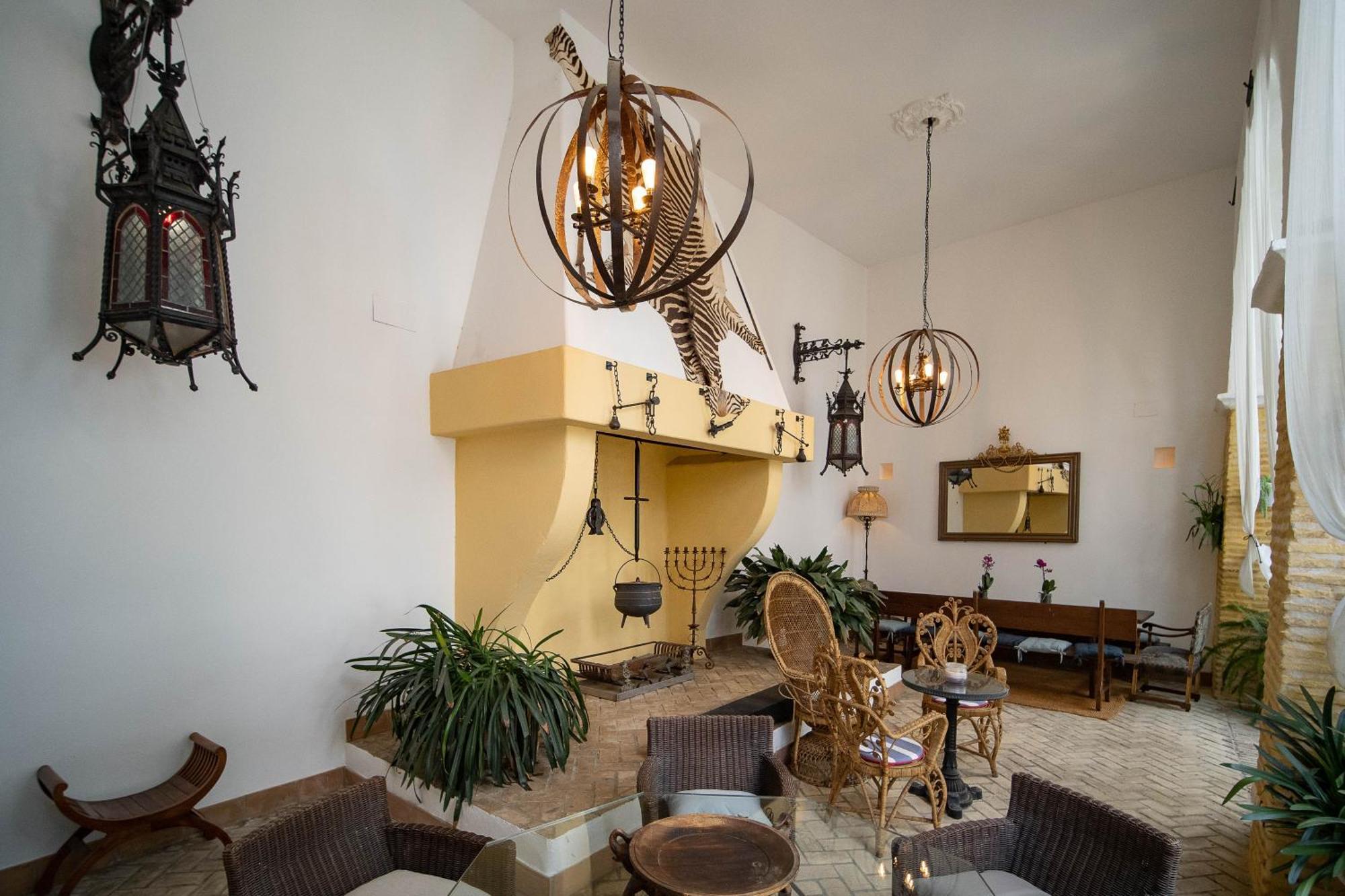 La Casa 1832 Boutique *